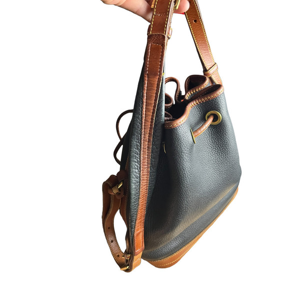 Dooney & Bourke Drowstring Bucket Bag / A2215116 Made In U.S.A - Picture 5 of 16